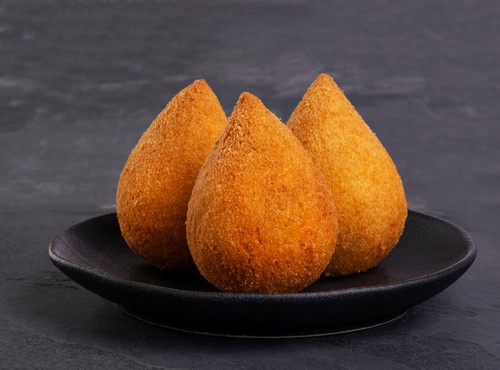 10 TRADITIONAL BRAZILIAN FOODS TO TRY
