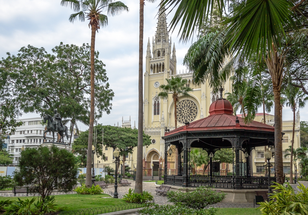 DAY 01 - Arrival to Guayaquil