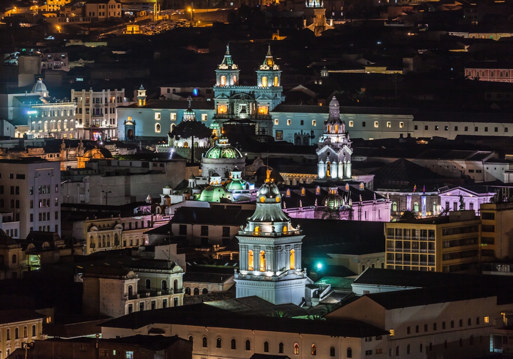 DAY 01 - Arrival to Quito