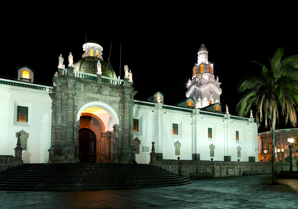 DAY 01 - Arrival to Quito