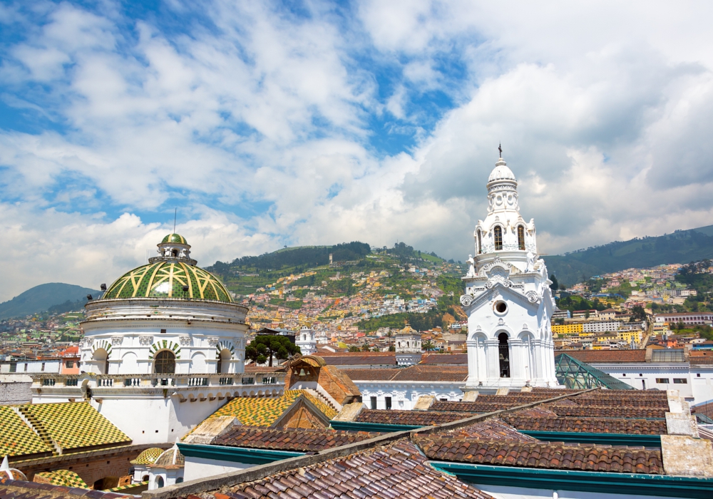 DAY 01 - Arrival to Quito