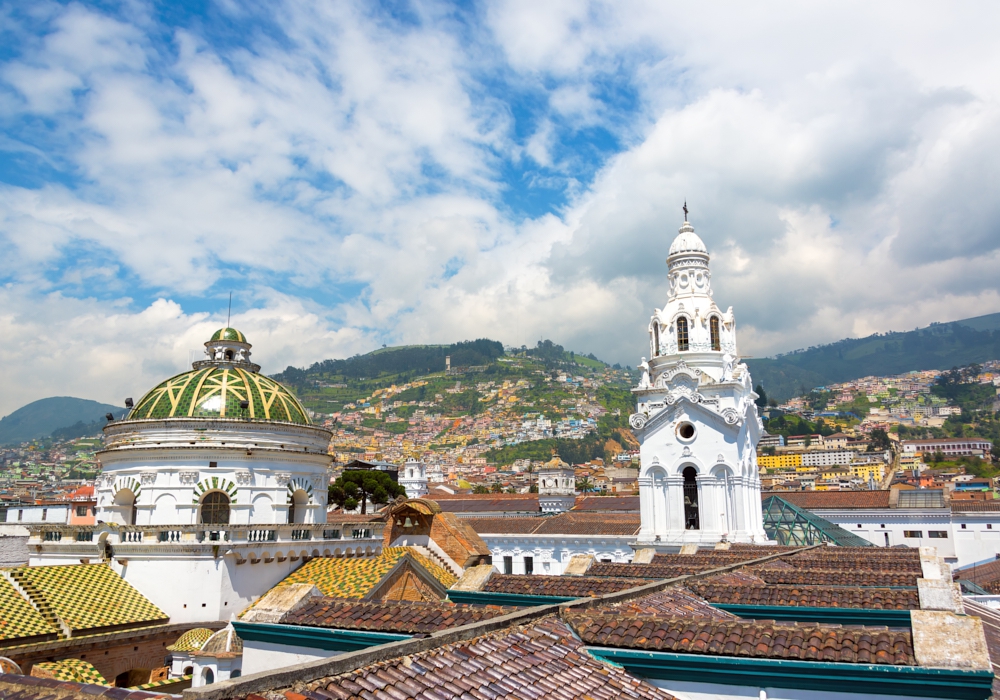 DAY 01 - Arrival to Quito