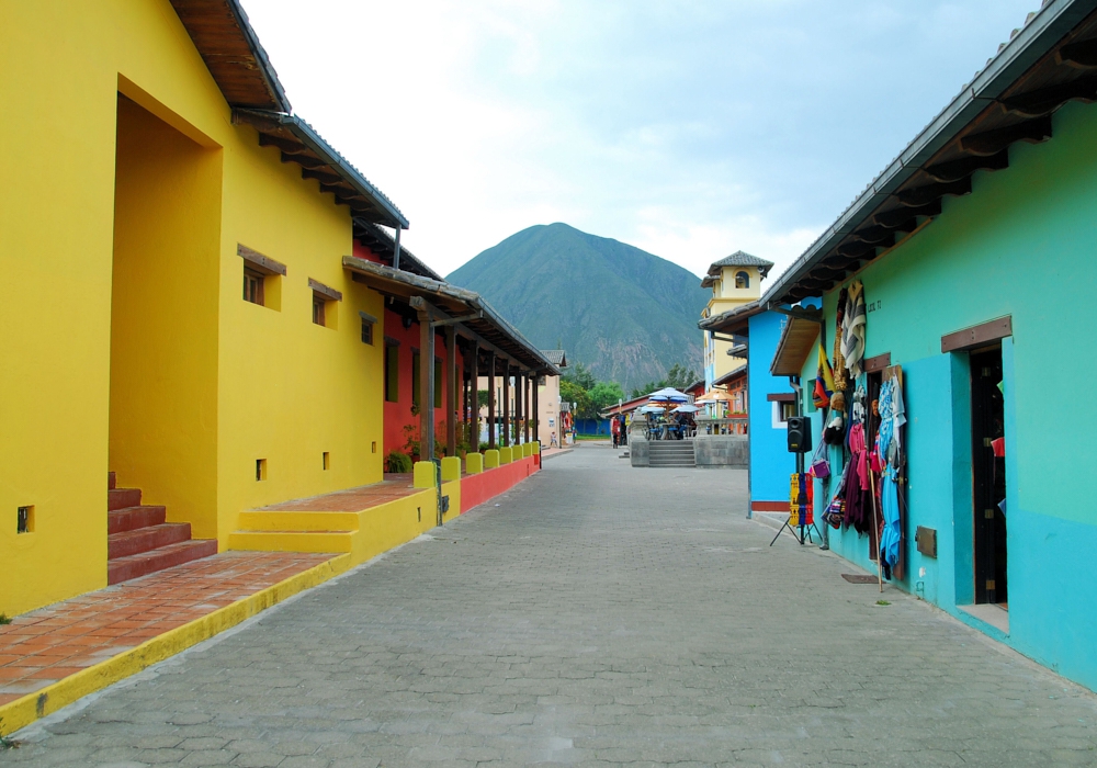 DAY 01 - Arrival to Quito