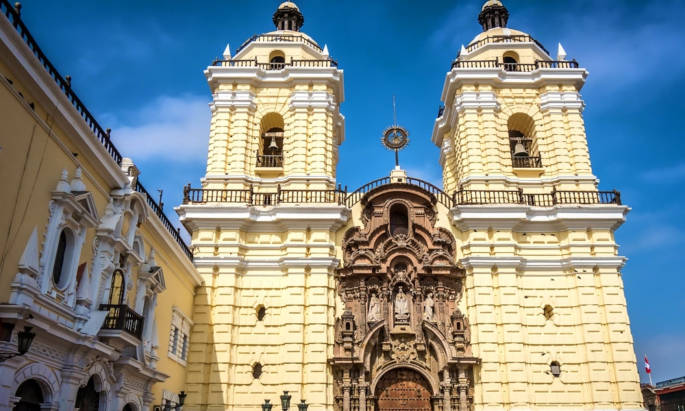 Day 01 - Arrive to Lima   Lima City Tour