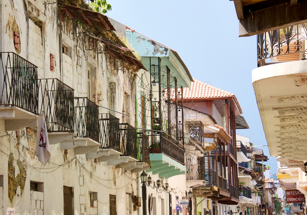 Day 02 - Panama City Tour - Miraflores locks - Fortaleza Sunset Tour