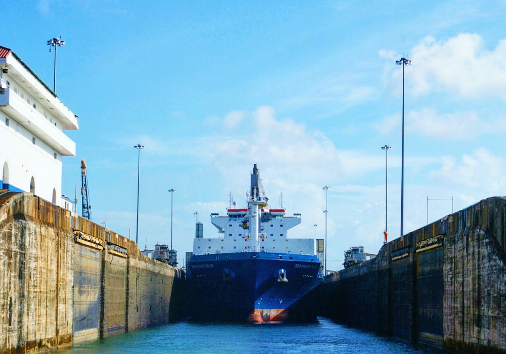 Day 02 - Panama City Tour - Miraflores locks - Fortaleza Sunset Tour