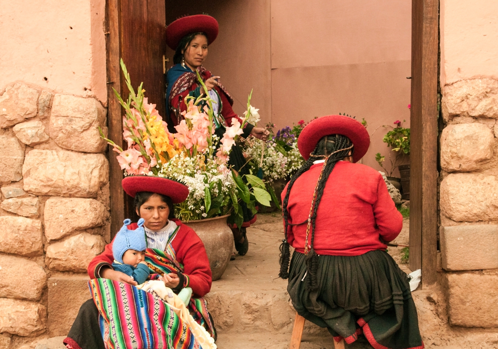 Day 03 - Lima to Cusco / Transfer to Sacred Valley - Visit to Ccaccaccollo