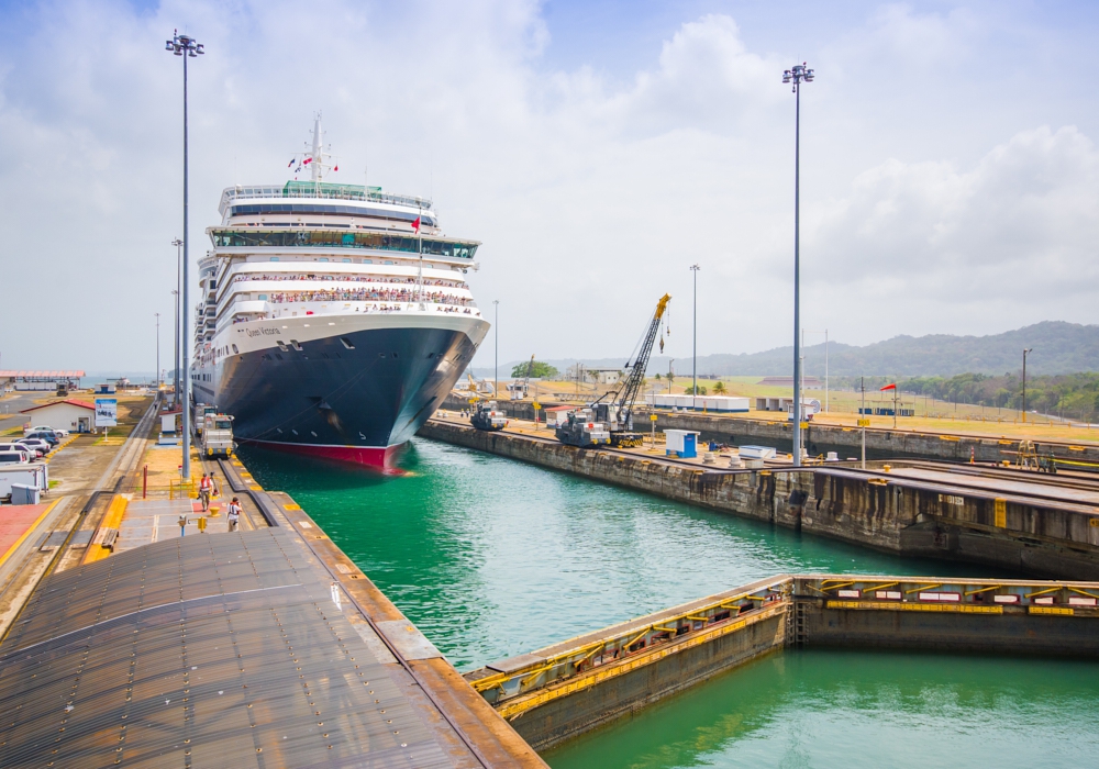 DAY 03 - Panama City - Canal Transit