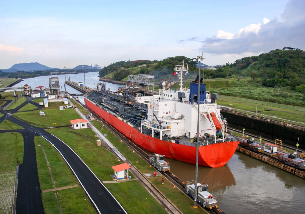 DAY 03 - Panama City - Canal Transit