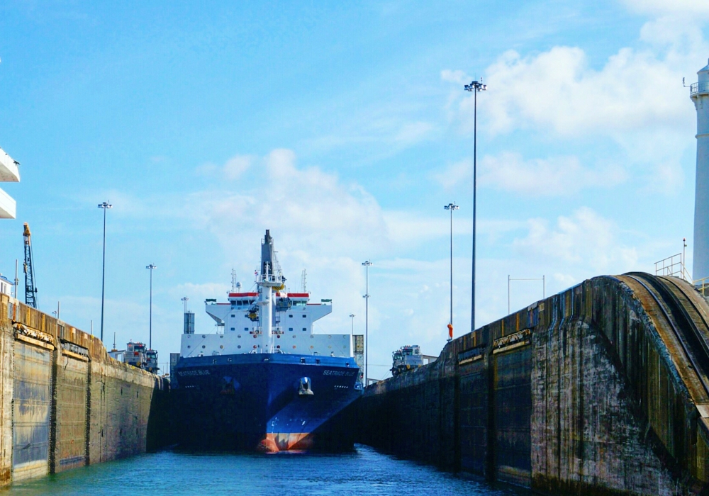 DAY 03 - Panama City - Canal Transit