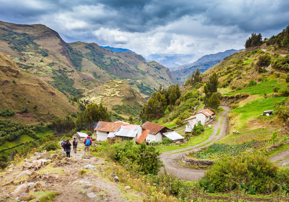 Day 04 - Huaraz 3100 m – Cashapampa 2800 m – Llamacorral 3760 m