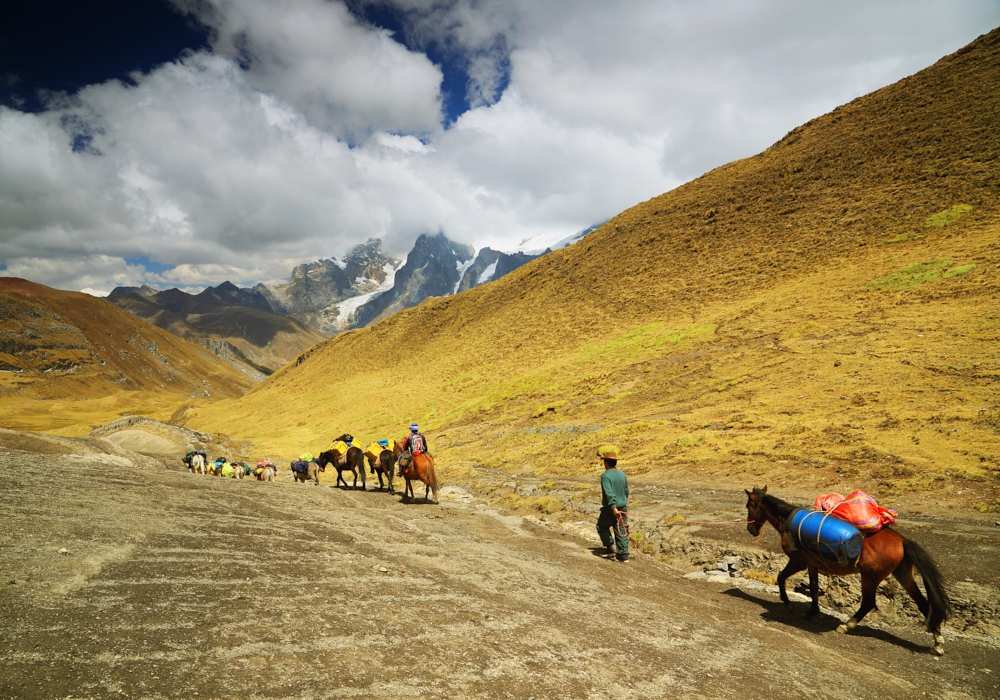 Day 04 - Huaraz 3100 m – Cashapampa 2800 m – Llamacorral 3760 m