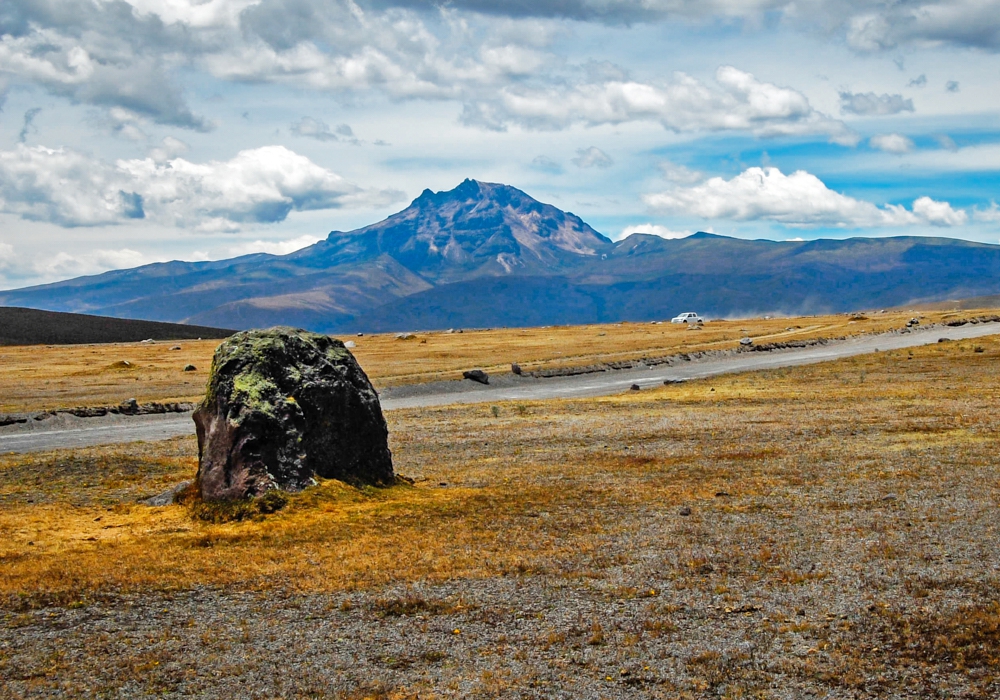 Day 04 - Sincholagua – Quito