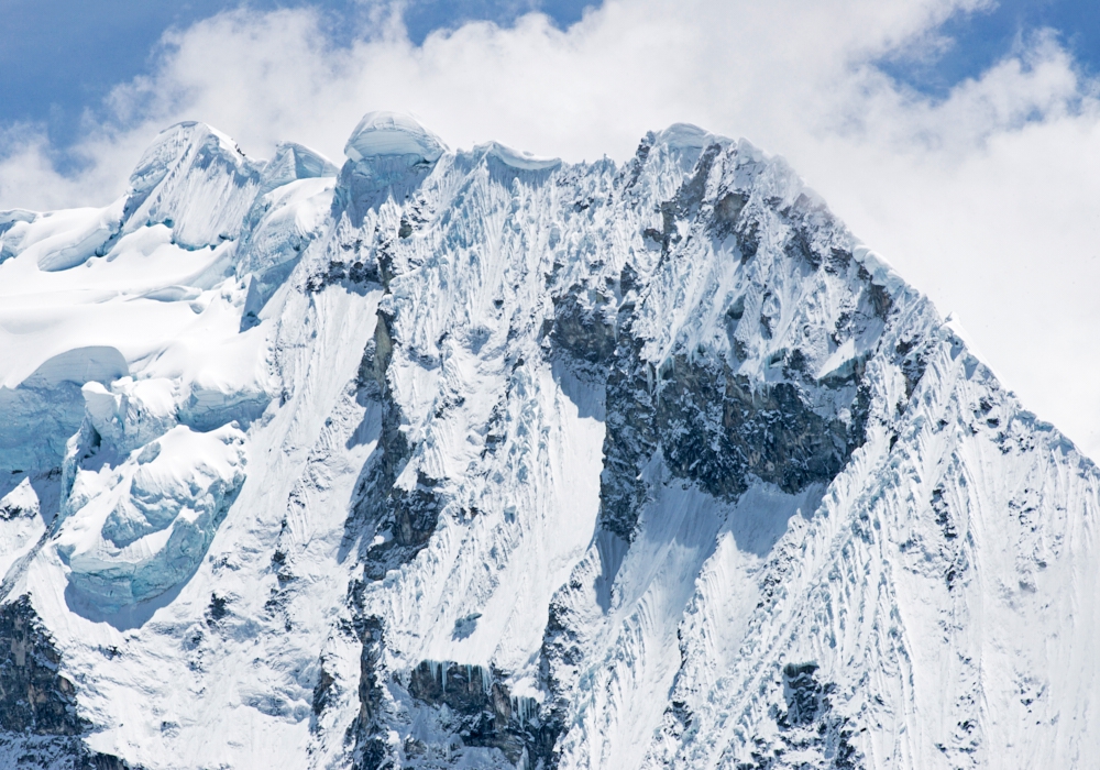 Day 08 - High camp – Summit Nevado Alpamayo 5947 m – Base camp