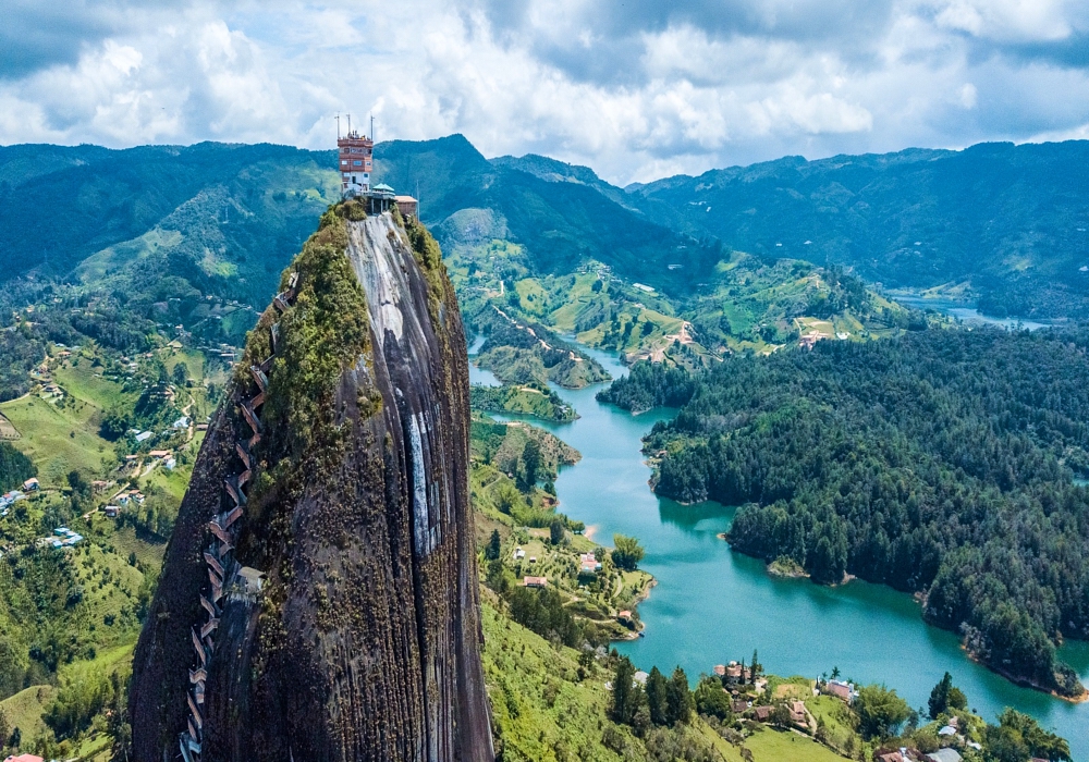 DAY 08 - Medellín –  Piedra El Peñol & Guatape – Medellin