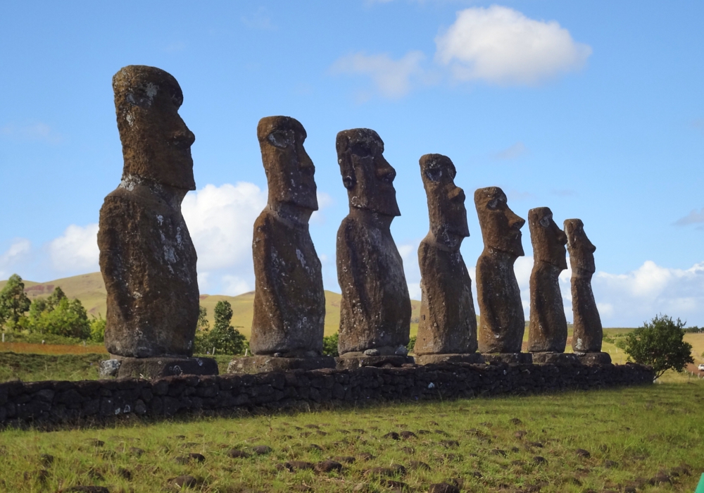 Day 09 - Colchagua – Santiago – Easter Island