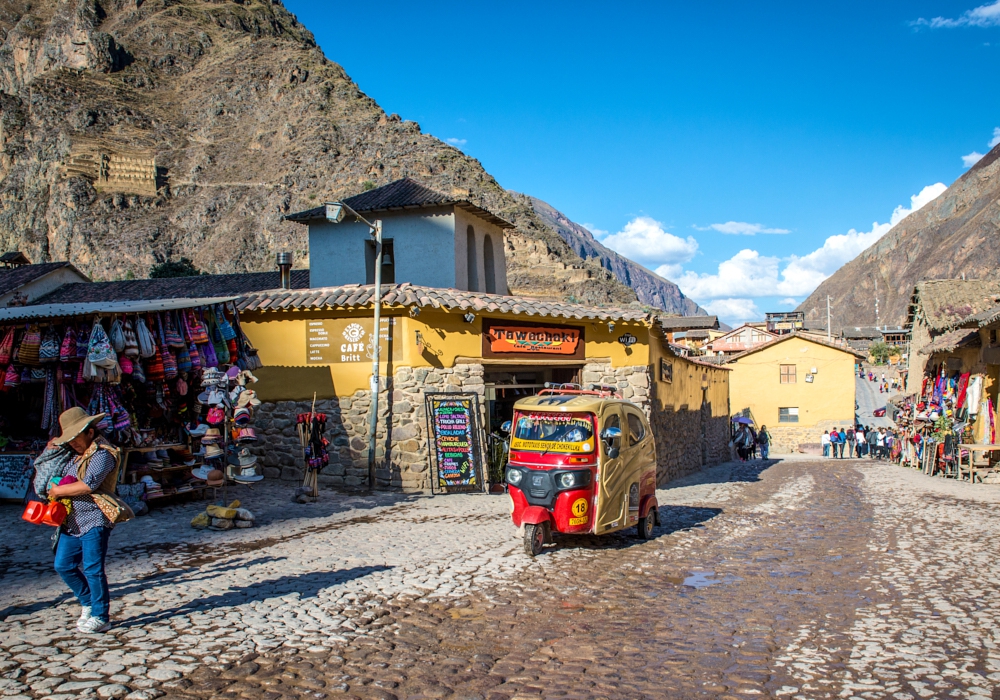 Day 09 - Full Day Sacred Valley    Pisac Market and Ollantaytambo Citadel