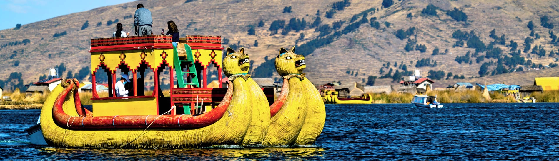 Puno - Totora boat over the Titicaca lake